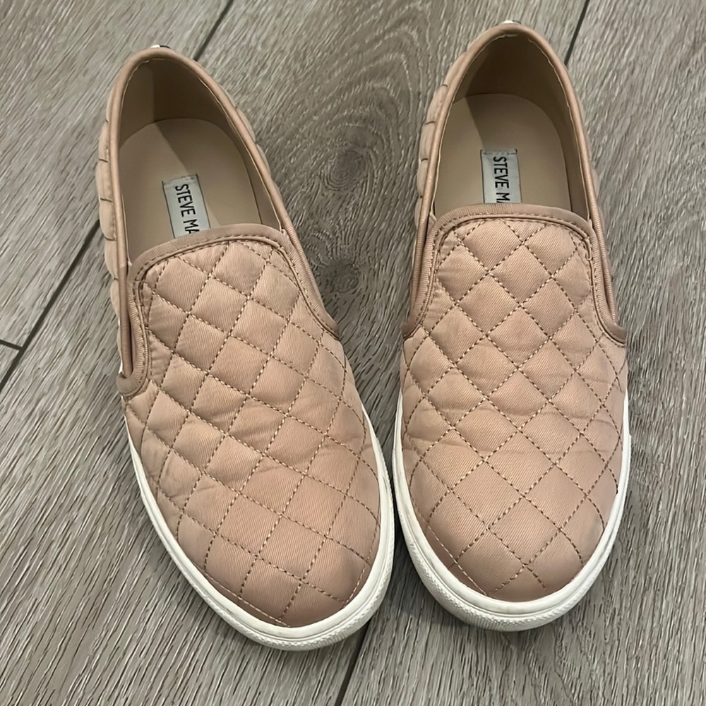 • Steve Madden • blush sneakers